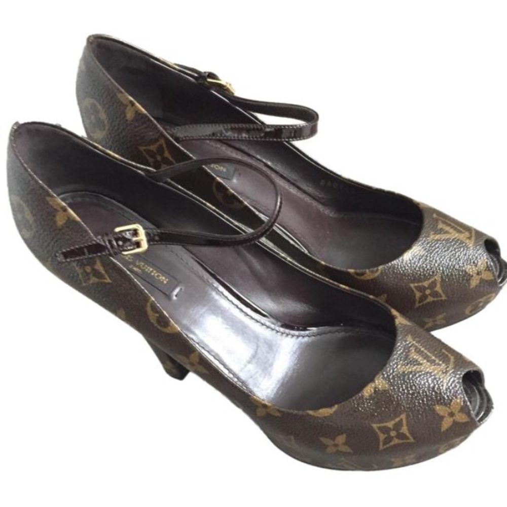 Louis Vuitton Peek Toe